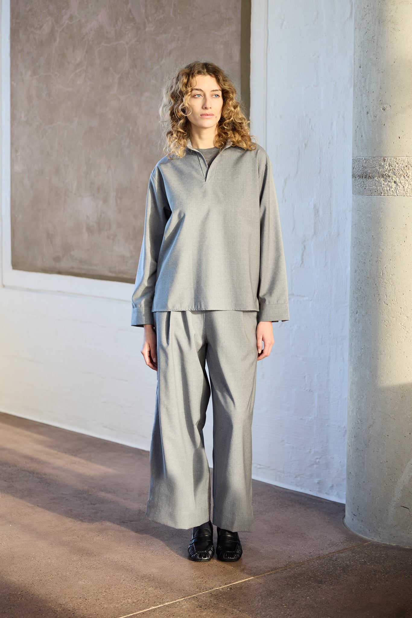 JUSTINE Bundfaltenhose Hellgrau