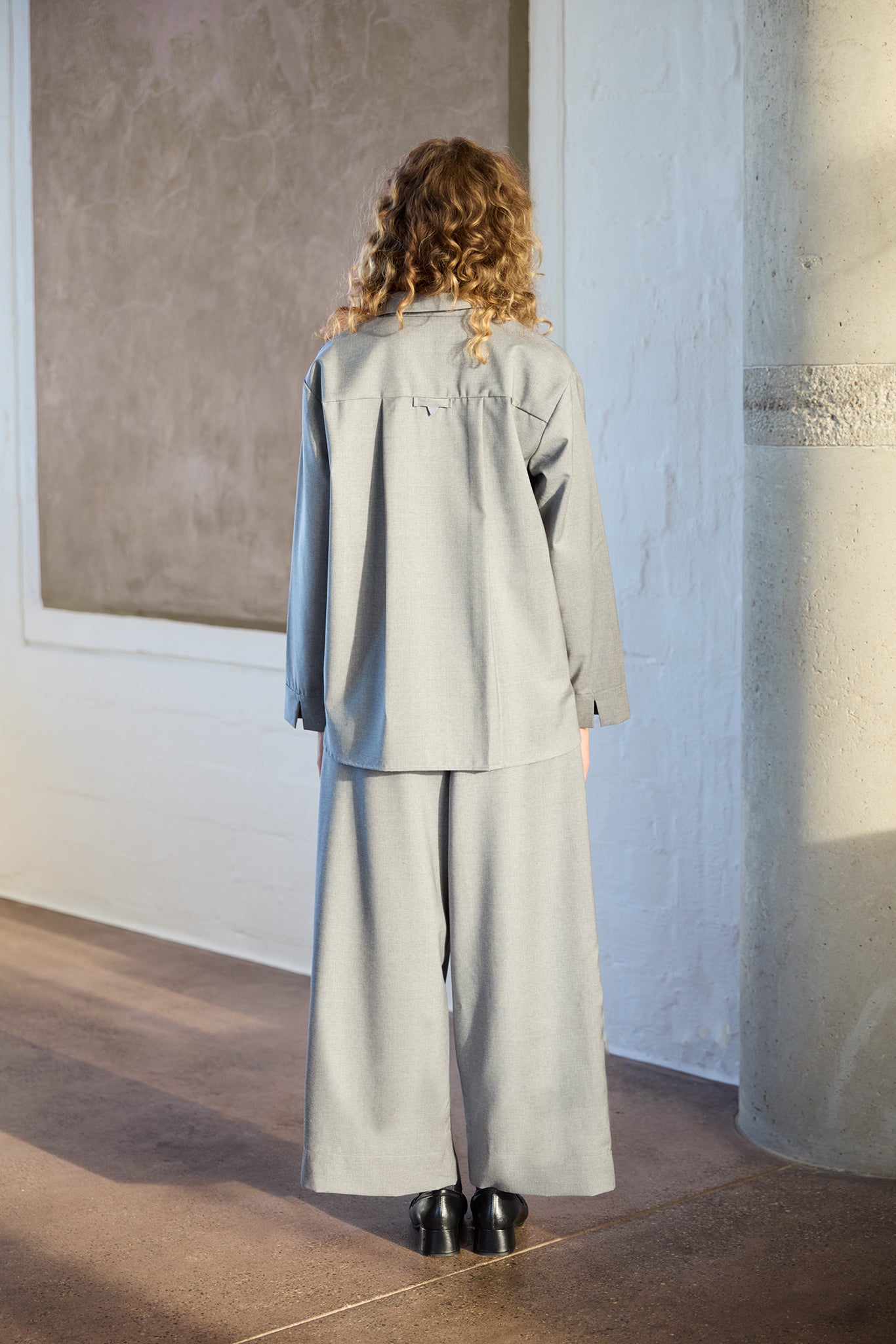JUSTINE Bundfaltenhose Hellgrau