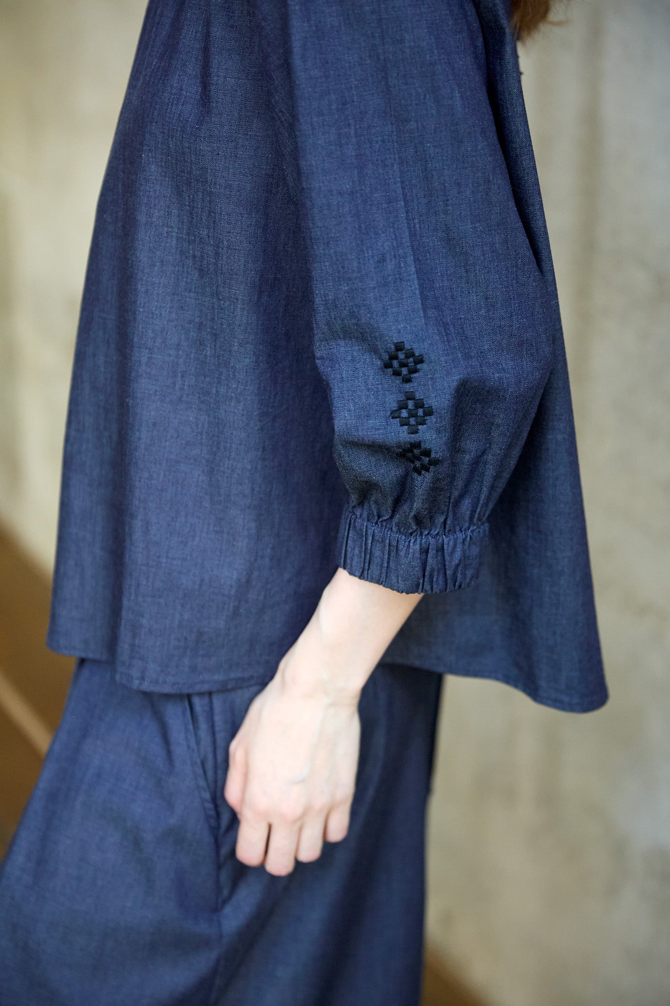 ELENOR Bluse mit Stehkragen